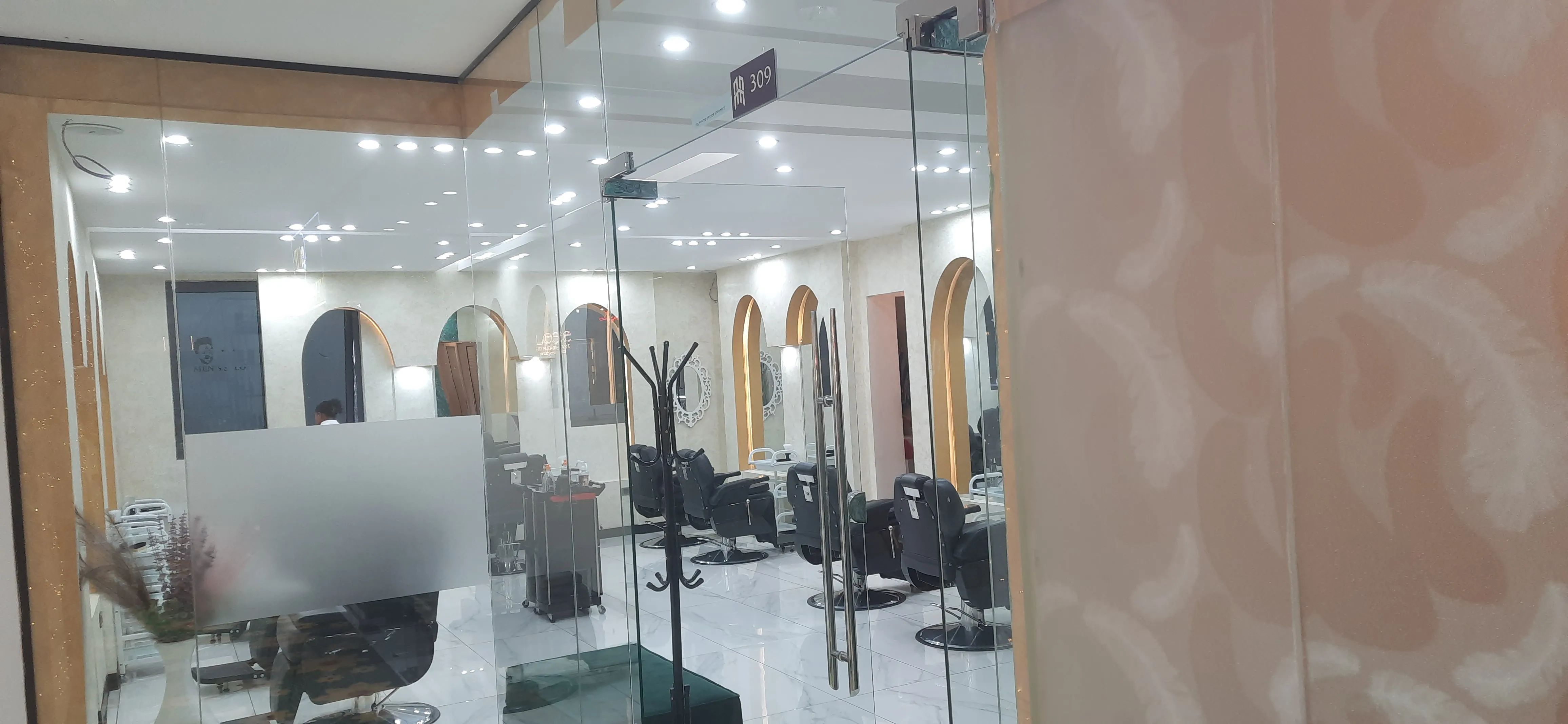 AJ VIP Men's Salon exterior view in Bole