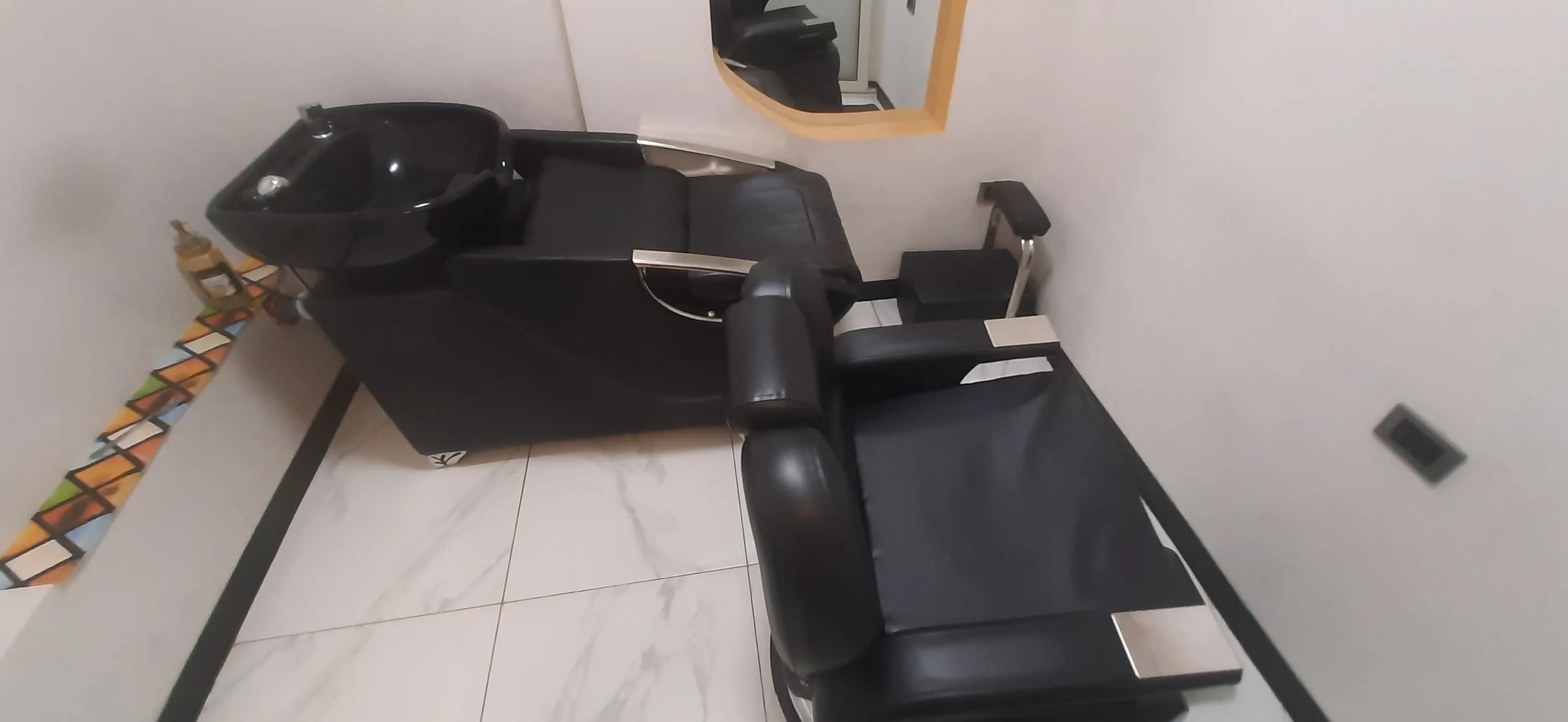The exclusive VIP room with a premium barber chair.